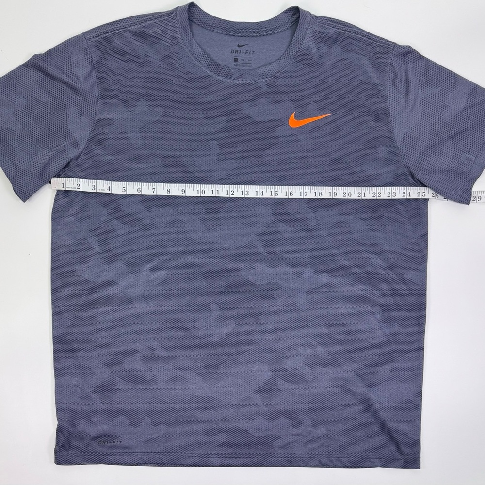 Nike Men's Camouflage Gray and Orange Tee - Picture 6 of 9